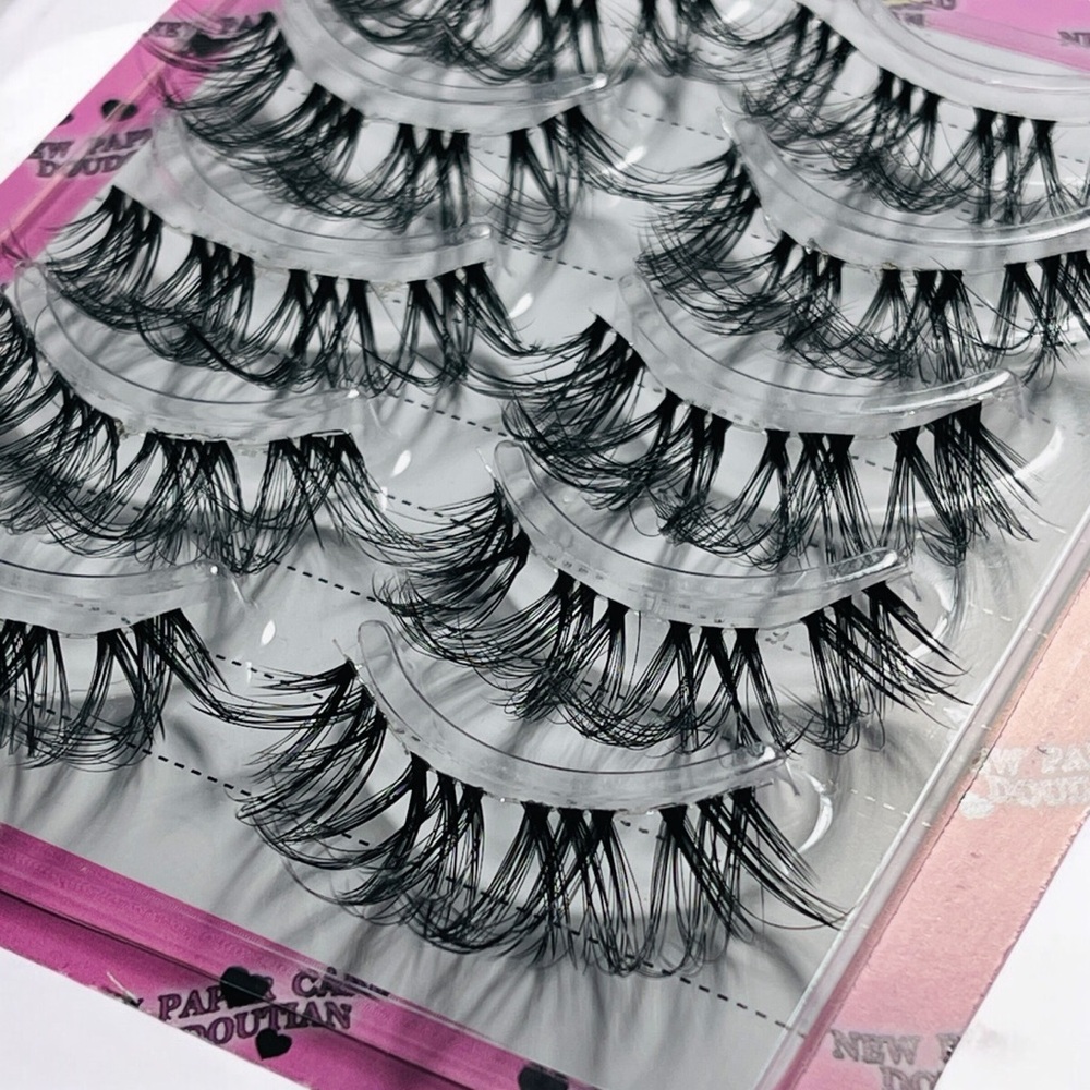 False Eyelashes - Picture 2 of 2